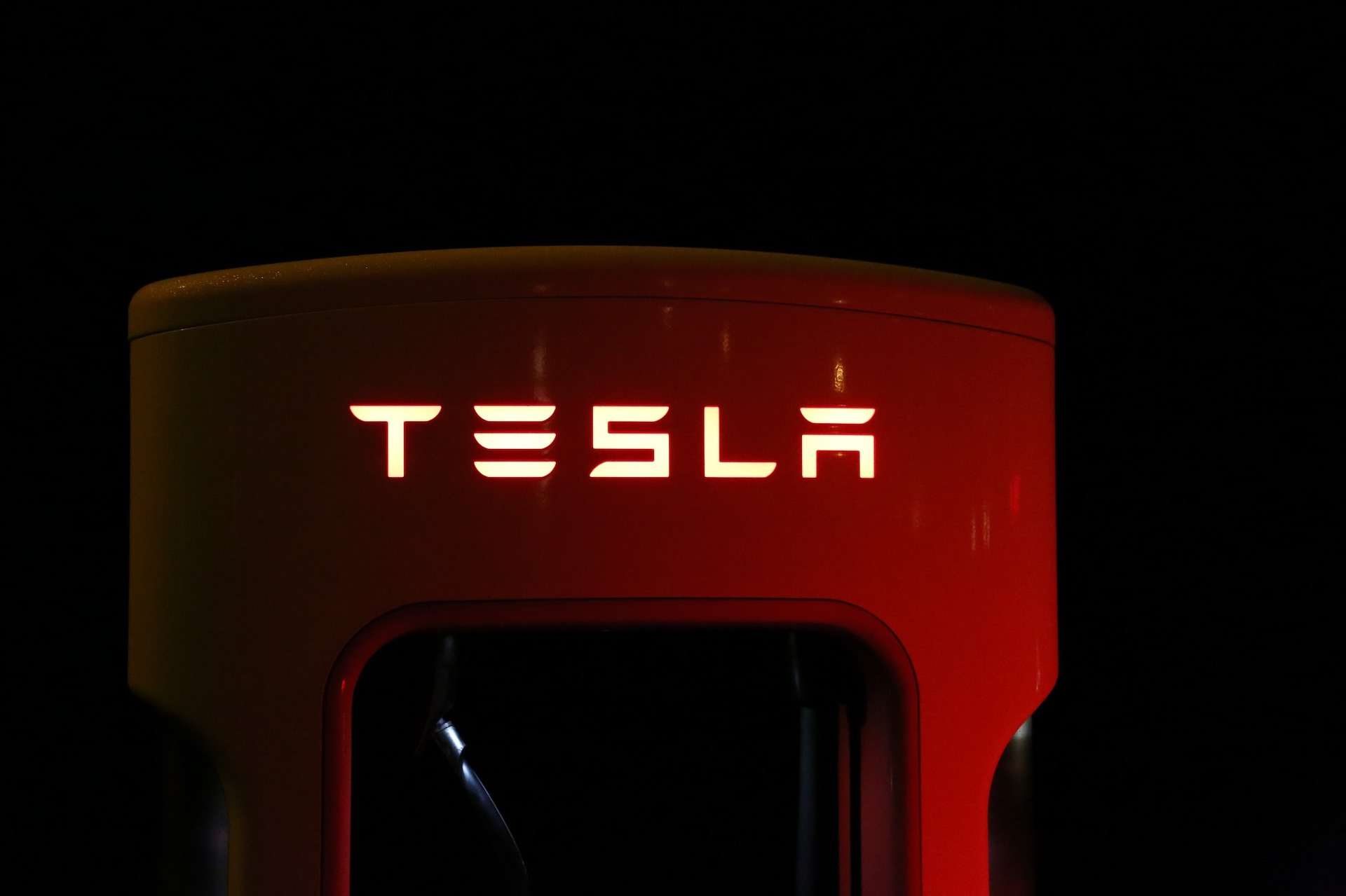 Tesla Slips Below 3 as Nvidia AI Reveal Pressures Autonomous Driving Narrative