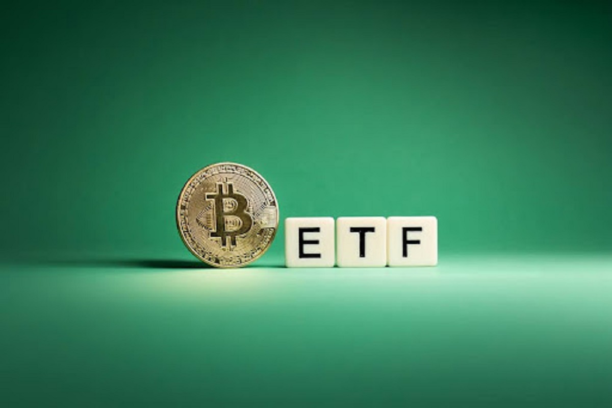 Four of the Largest Bitcoin ETF Trading Days in History Happened in the Last Four Weeks