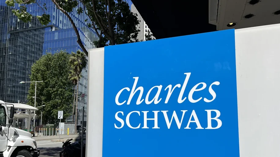 Charles Schwab Begins Rolling Out Spot Bitcoin and Ethereum Trading for Retail Clients